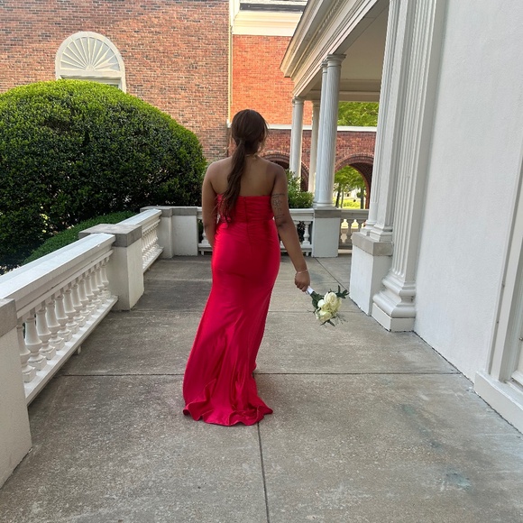 Prom dress - Picture 1 of 3